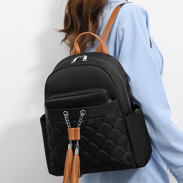 trend-rucksack-damen-elegant-2023-hohe-qualitat-nylon-lassig-grosse-kapazitat-reisetasche-quasten-neue-designer